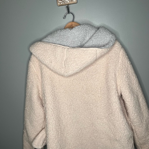 Urban Outfitters Reversible Sherpa Jacket - Picture 6 of 10